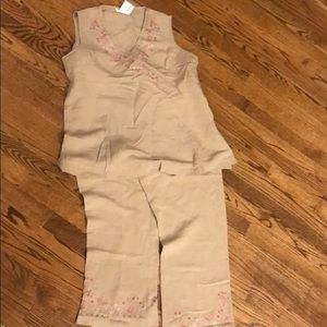 Maternity top and pants